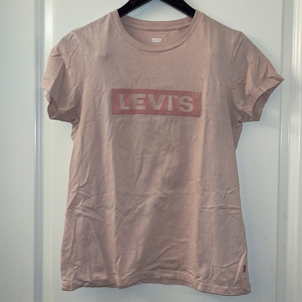 Levi tee